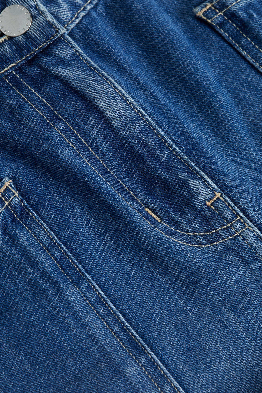 Cody Barrel-Leg Jean